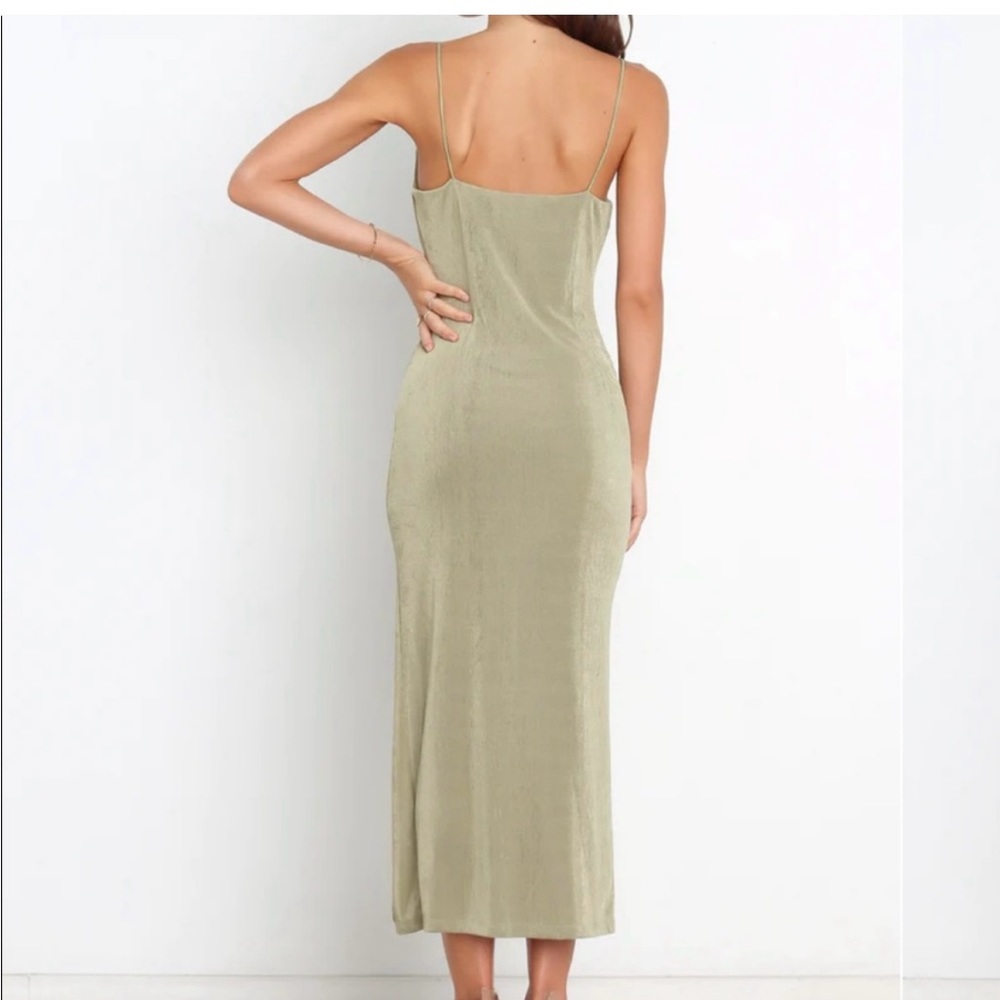 Petal and pup dress worn once! Light green and stretchy! Super cute!